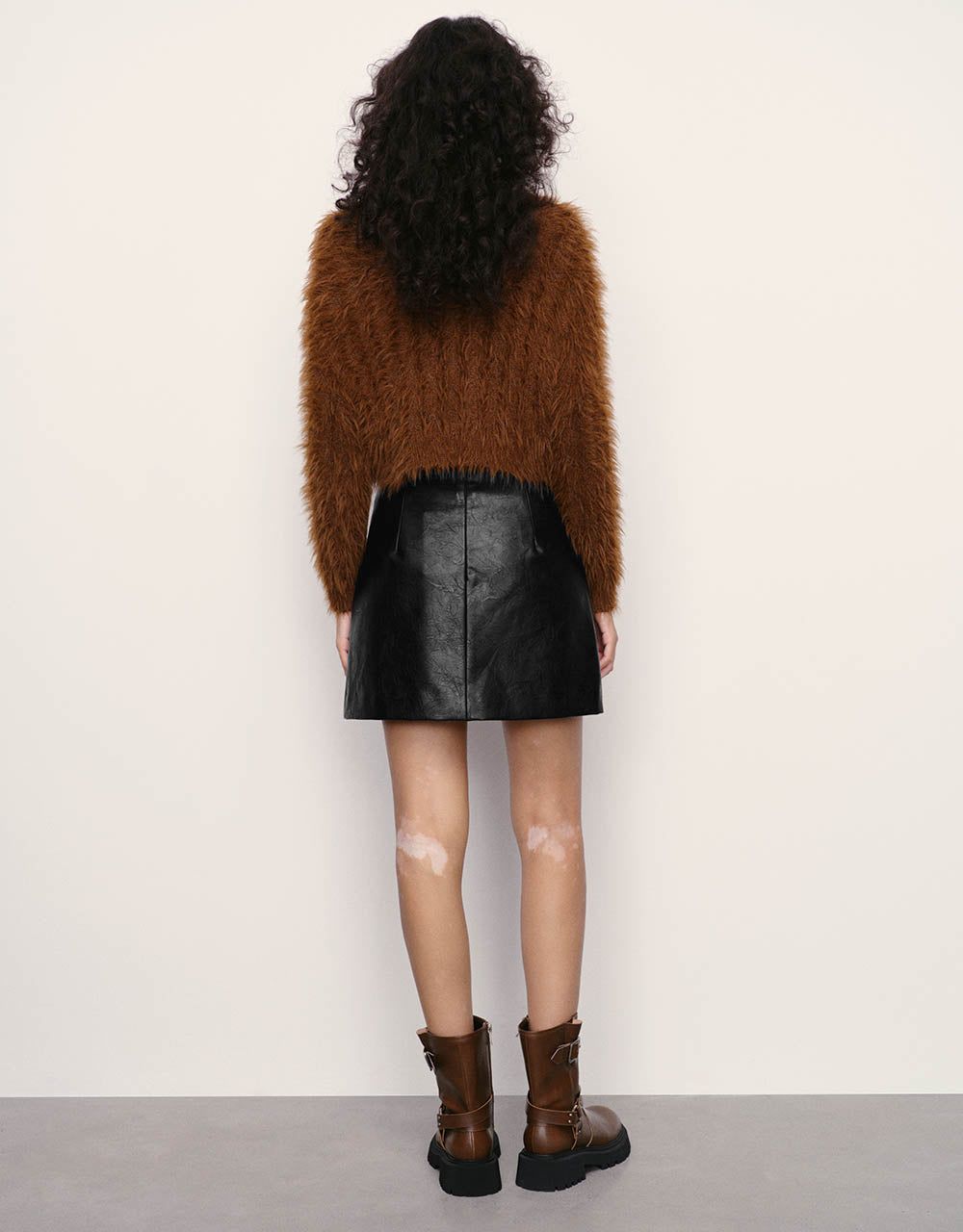 Vegan Leather Mini A-Line Skirt sold by Urban Revivo product image thumbnail 5