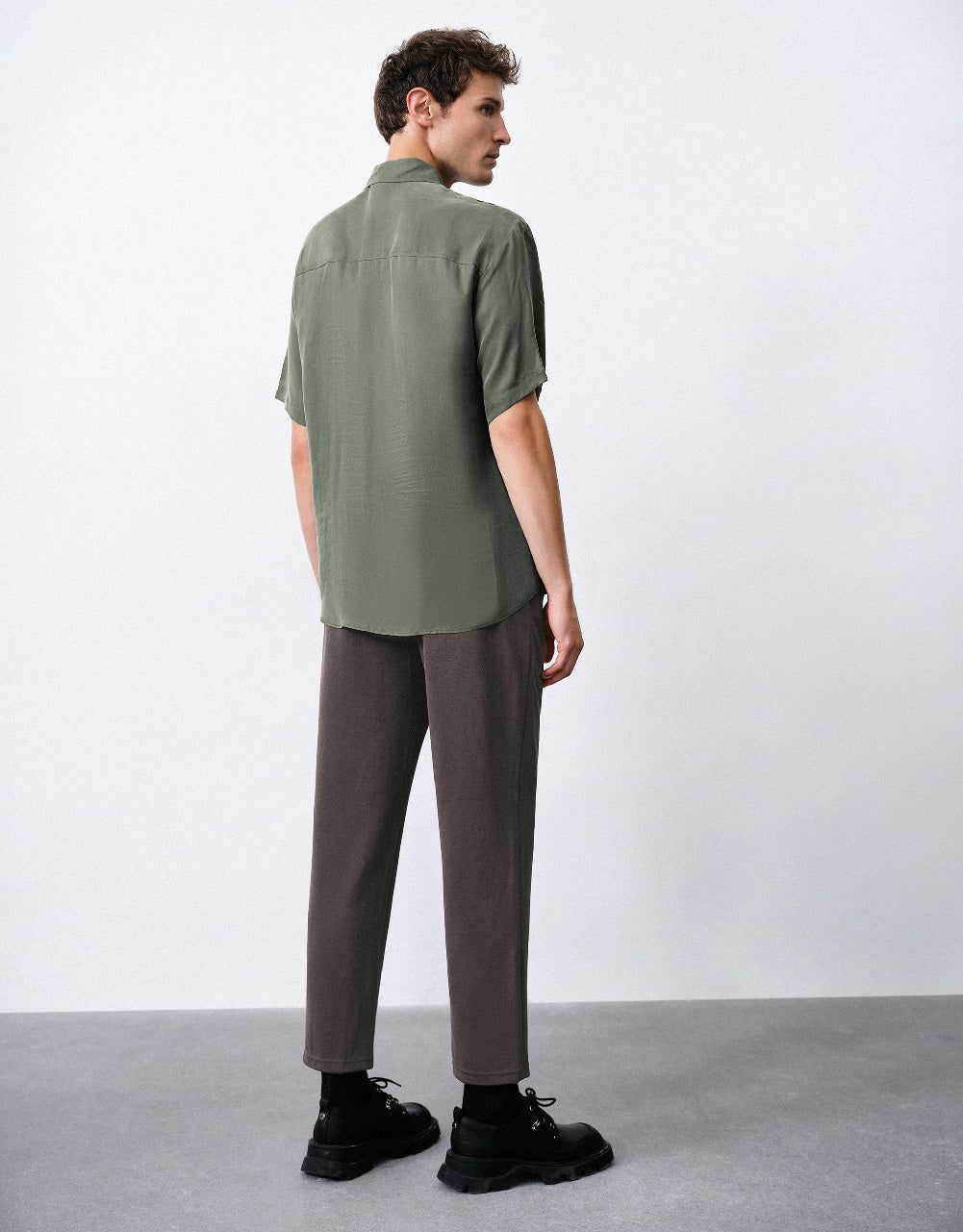 Button Up Straight Shirt sold by Urban Revivo product image thumbnail 4