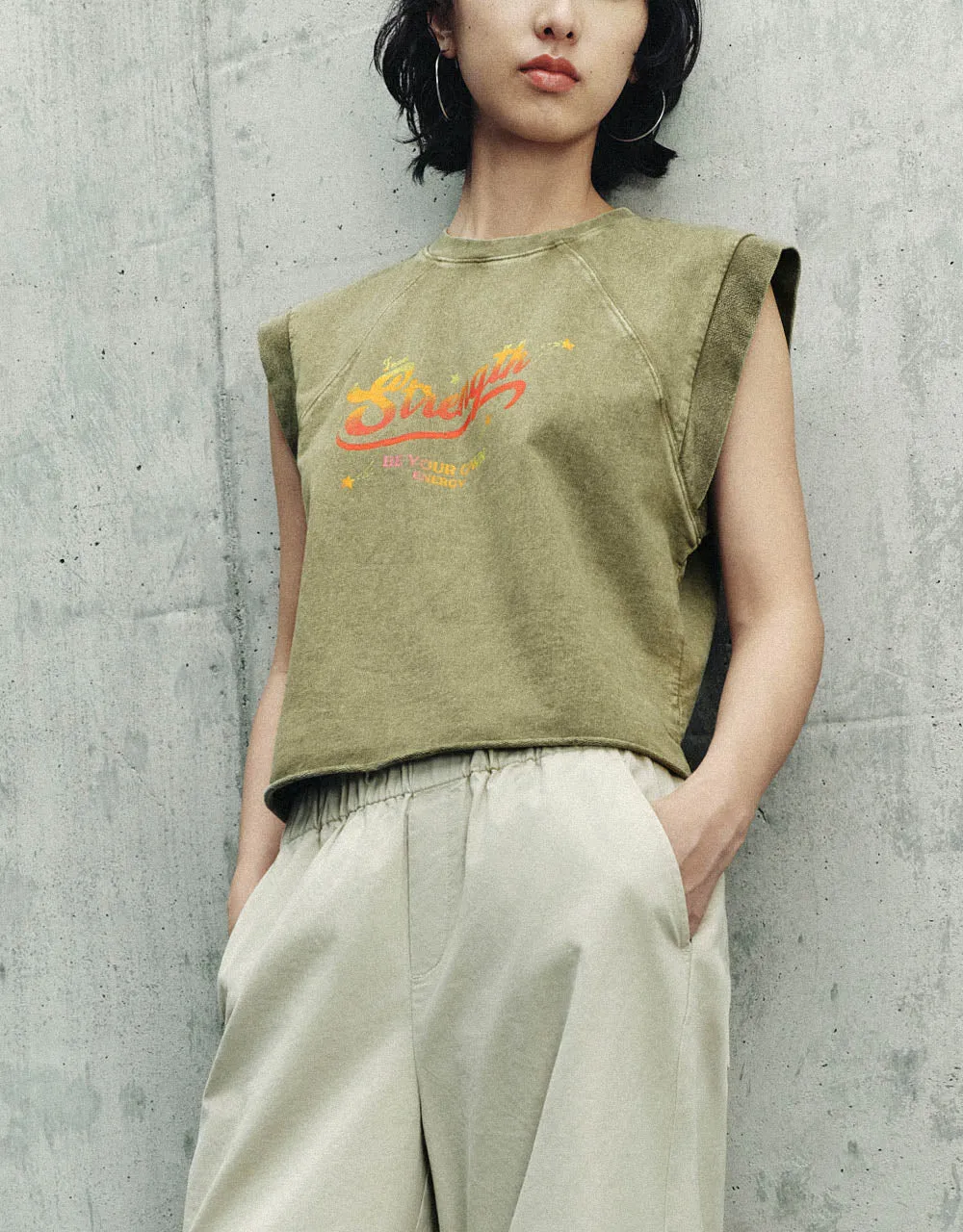 Letter Printed Crew Neck Tank Top sold by Urban Revivo product image thumbnail 2