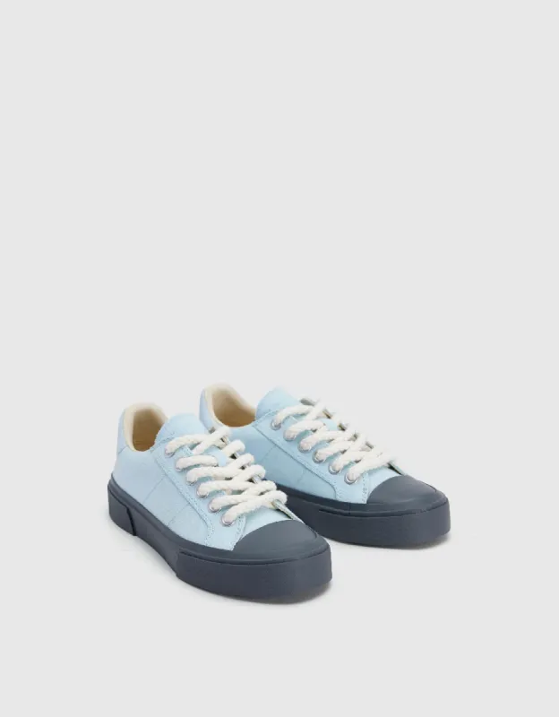 Loose Sneakers sold by Urban Revivo