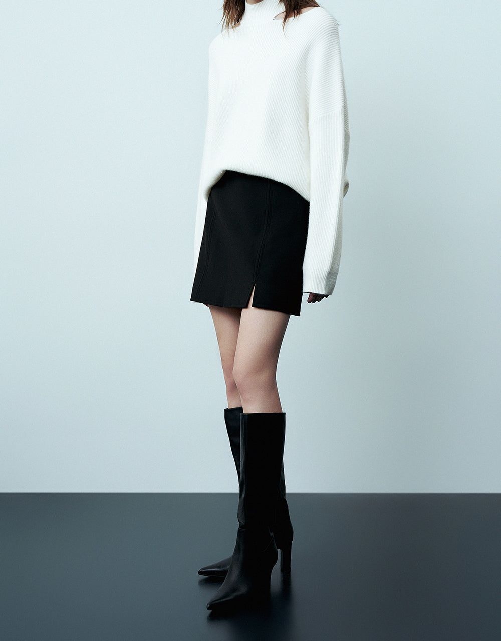 Mini Straight Skirt sold by Urban Revivo product image thumbnail 4