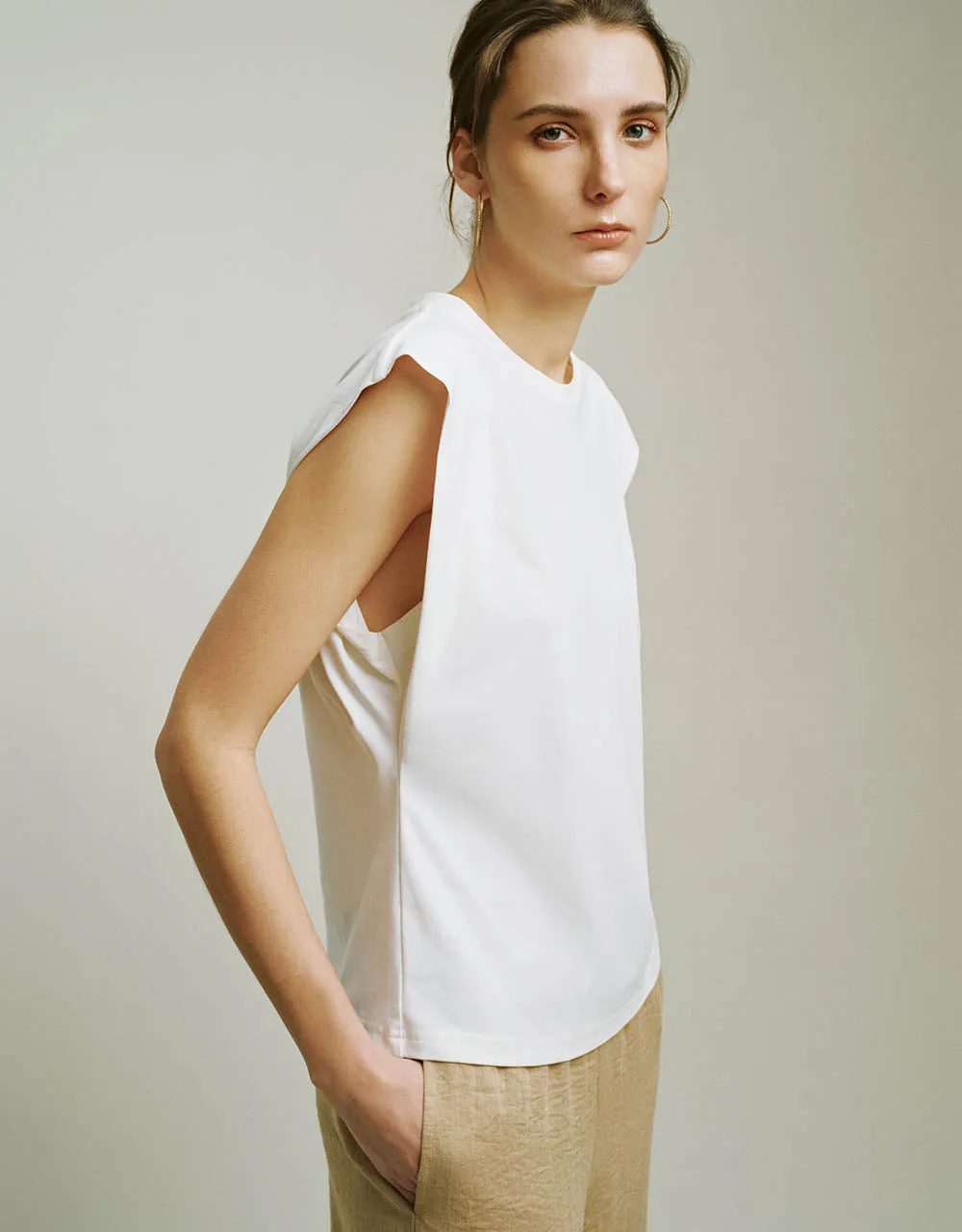 Crew Neck Knitted Tank Top sold by Urban Revivo product image thumbnail 3