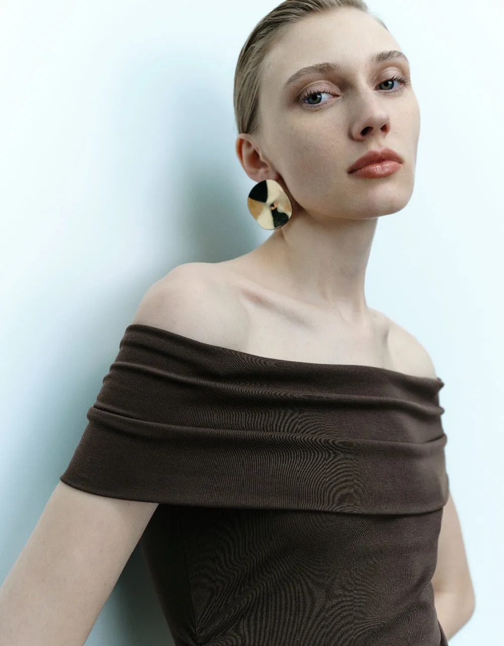 Sleeveless Off-Shoulder Regular T-Shirt sold by Urban Revivo product image thumbnail 5