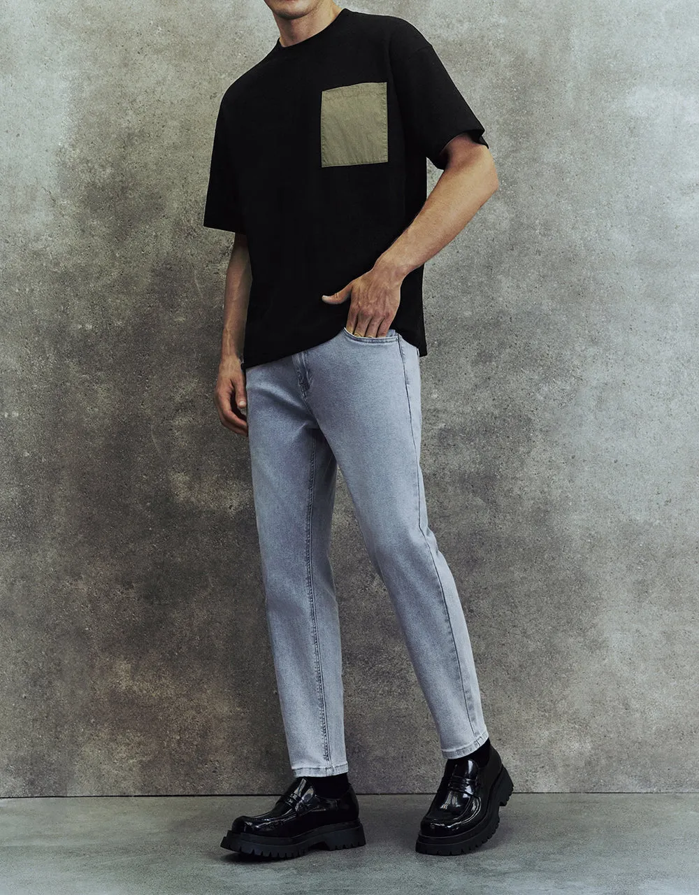 Straight Jeans sold by Urban Revivo product image thumbnail 4