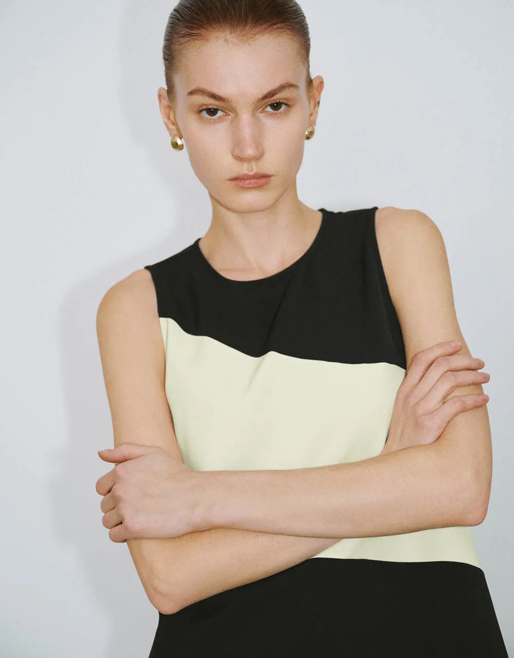 Striped Crew Neck Knitted Tank Top sold by Urban Revivo product image thumbnail 4
