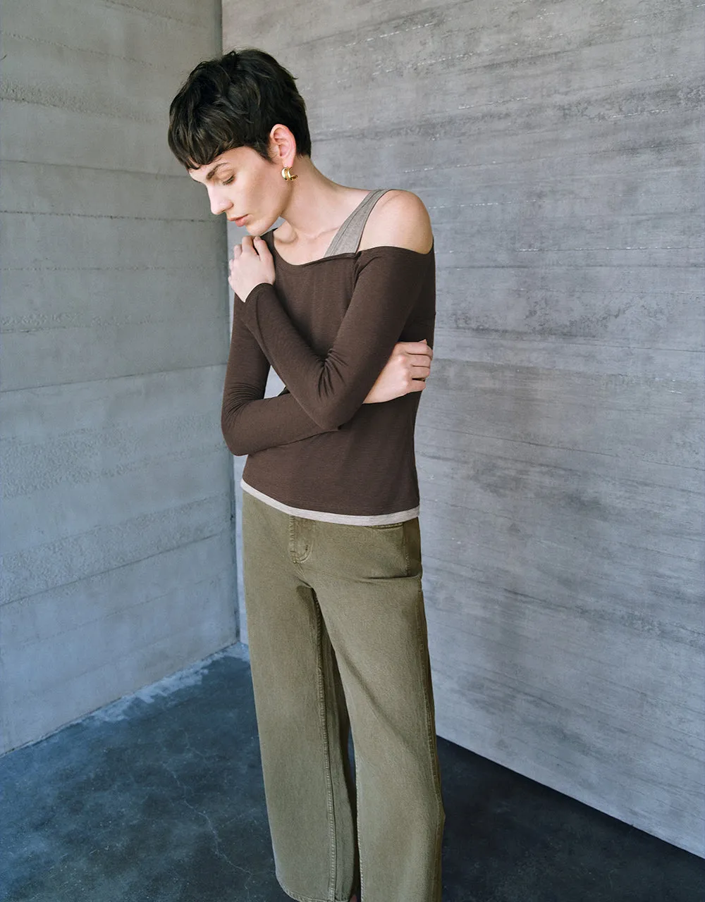 One Shoulder Straight T-Shirt sold by Urban Revivo product image thumbnail 3