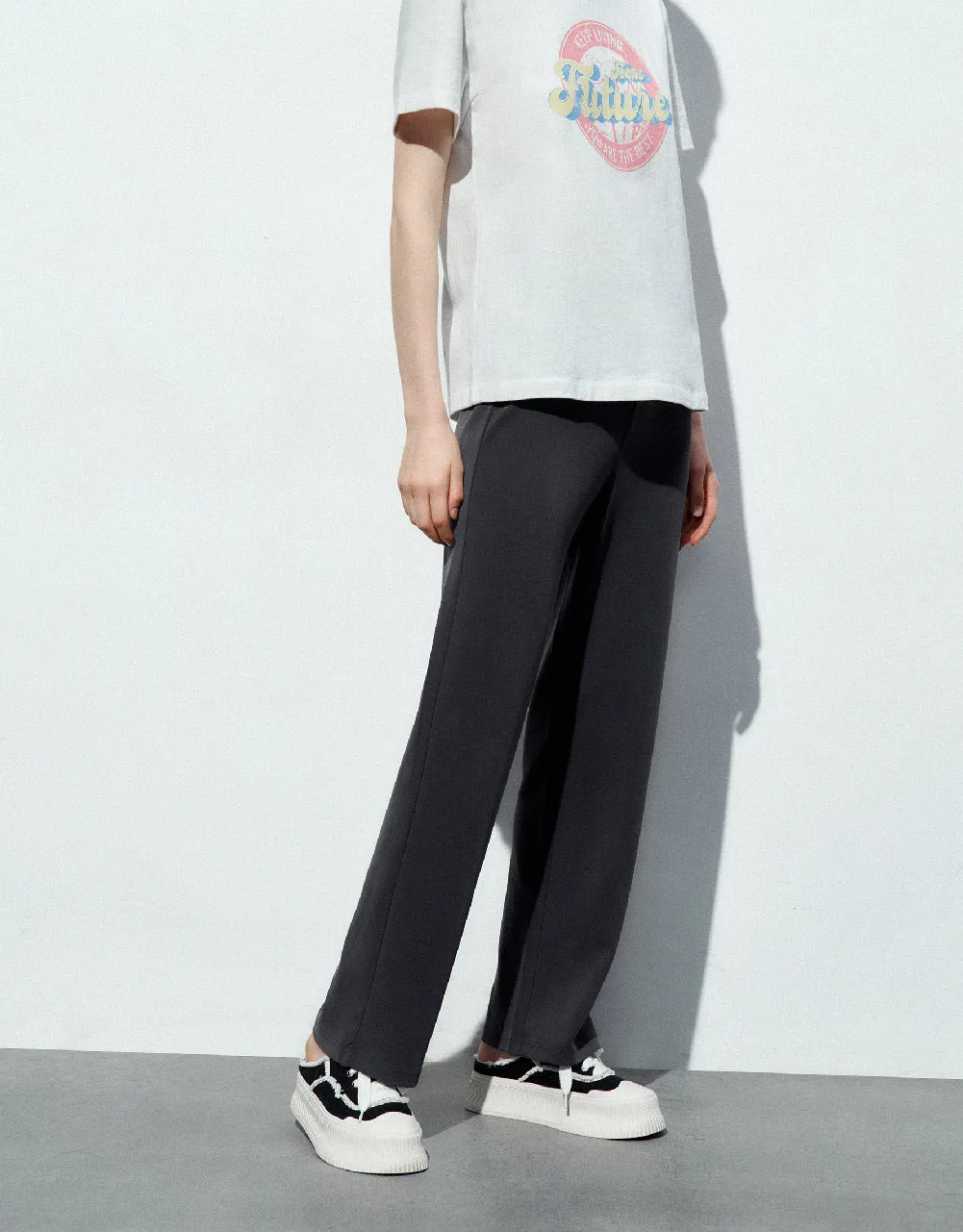 Drawstring Waist Knitted Straight Pants sold by Urban Revivo product image thumbnail 4