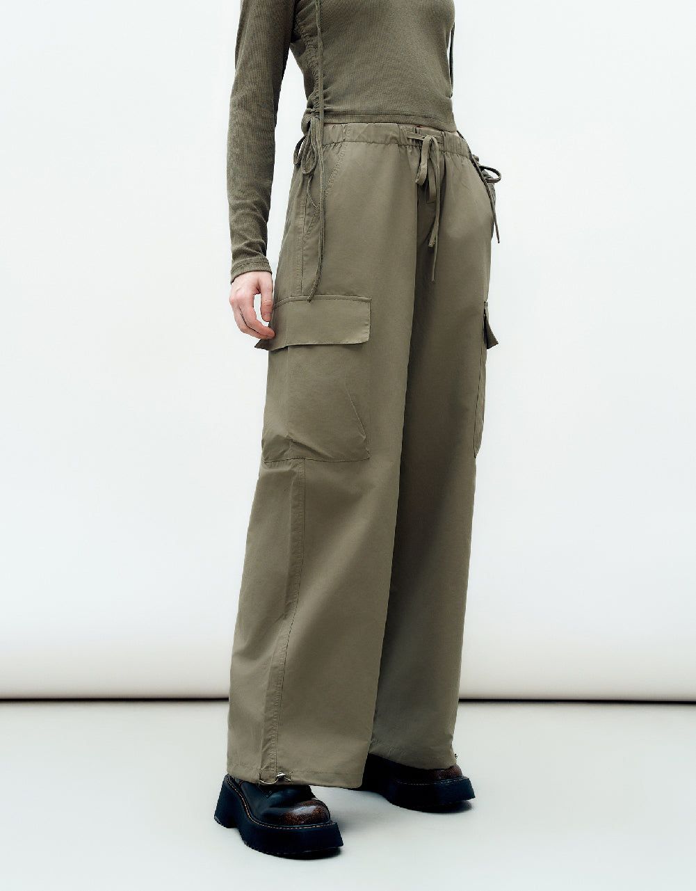 Drawstring Waist Jogger Pants sold by Urban Revivo product image thumbnail 4