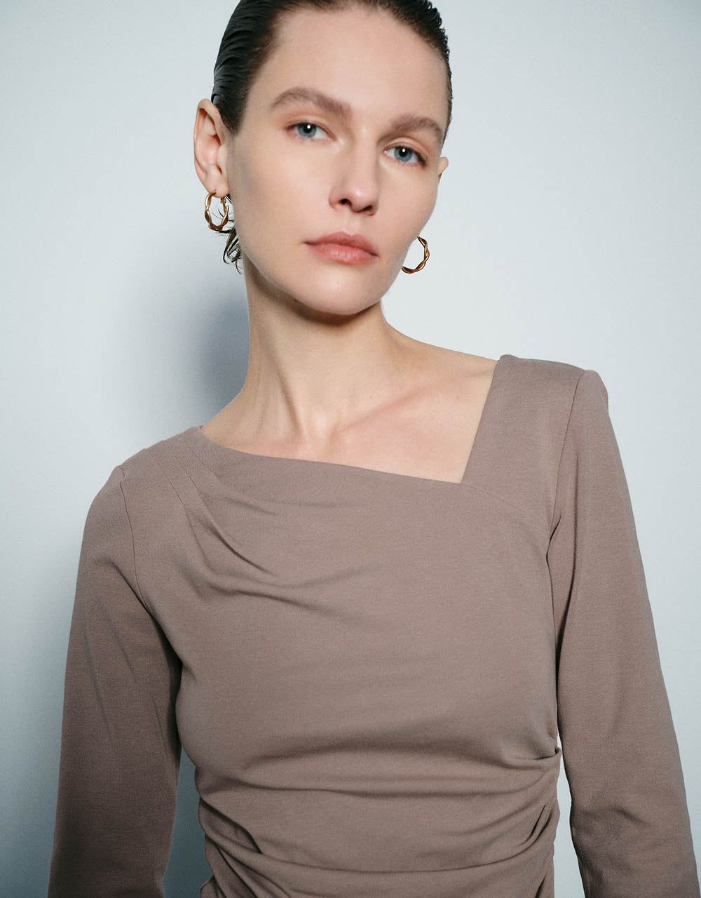 Ruched Skinny Knitted T-Shirt sold by Urban Revivo product image thumbnail 5