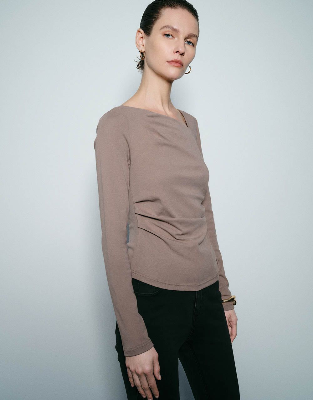Ruched Skinny Knitted T-Shirt sold by Urban Revivo product image thumbnail 3