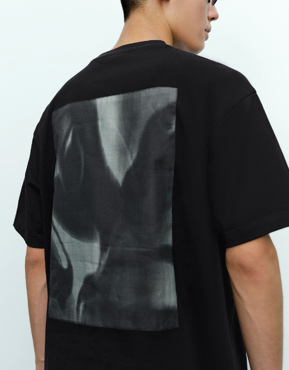 Straight Crew Neck T-Shirt sold by Urban Revivo product image thumbnail 5