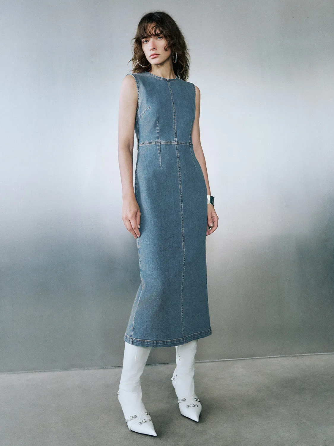 Sleeveless Crew Neck Denim Dress sold by Urban Revivo product image thumbnail 3