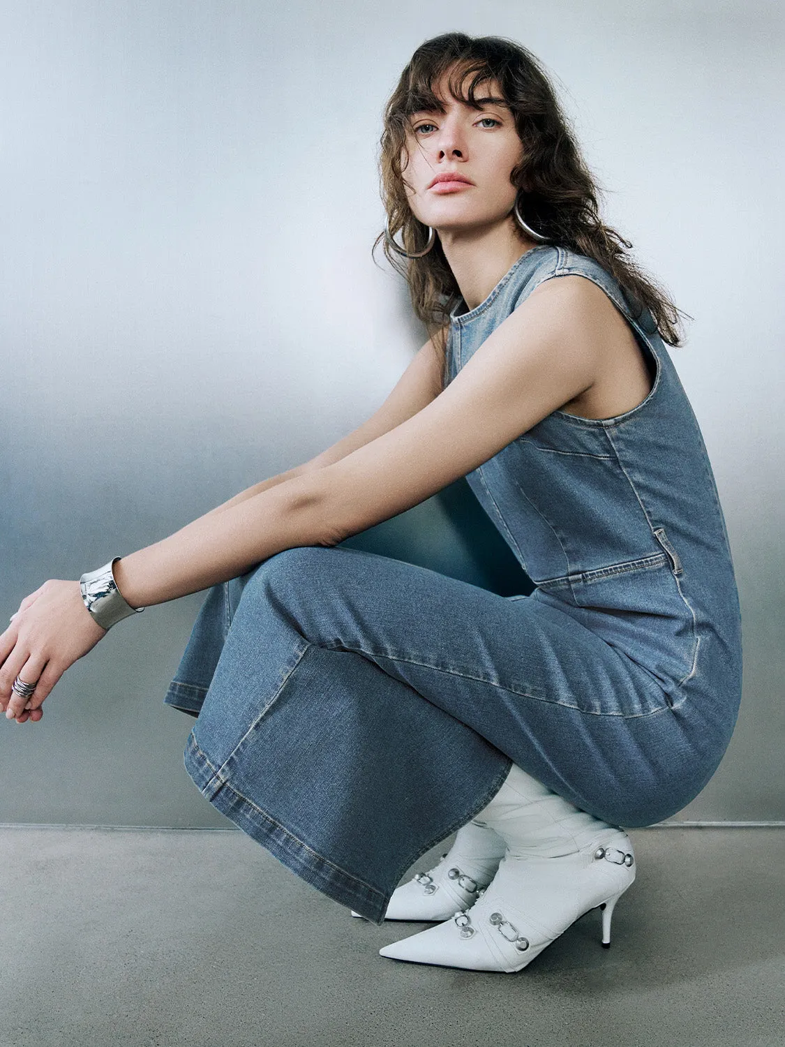 Sleeveless Crew Neck Denim Dress sold by Urban Revivo product image thumbnail 5