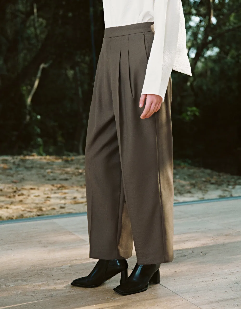 Tailored Wide-Leg Pants sold by Urban Revivo product image thumbnail 4