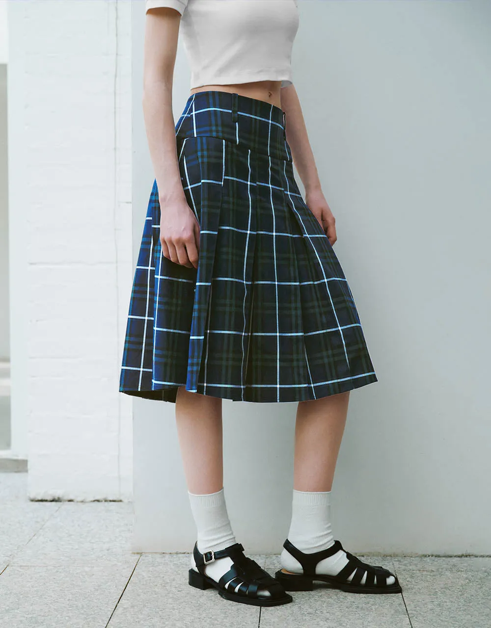 Pleated Plaid Midi A-Line Skirt sold by Urban Revivo product image thumbnail 4