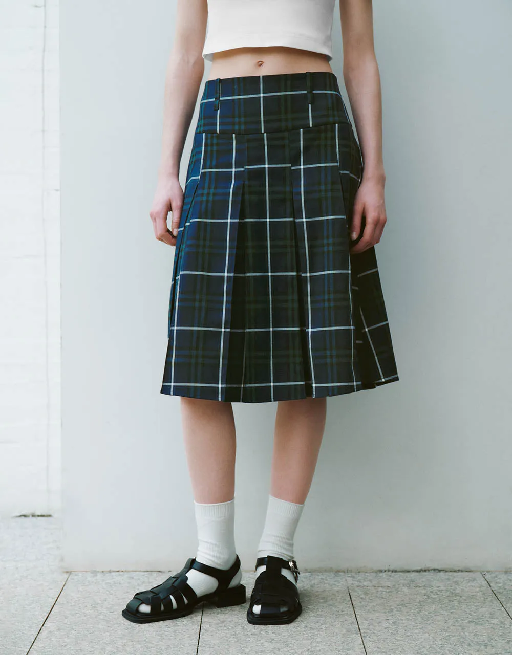 Pleated Plaid Midi A-Line Skirt sold by Urban Revivo product image thumbnail 2