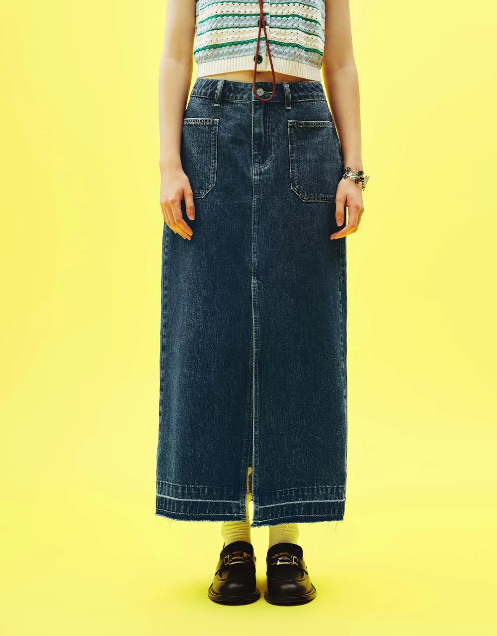 Front Pocket Midi Straight Denim Skirt sold by Urban Revivo product image thumbnail 2