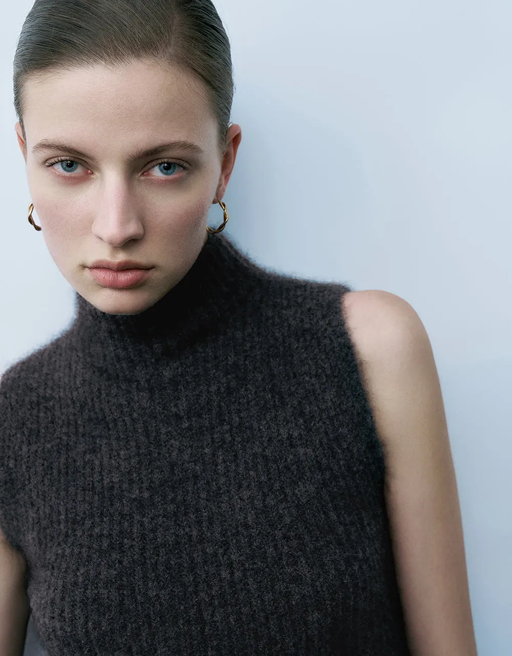 Collar Knitted Vest sold by Urban Revivo product image thumbnail 5