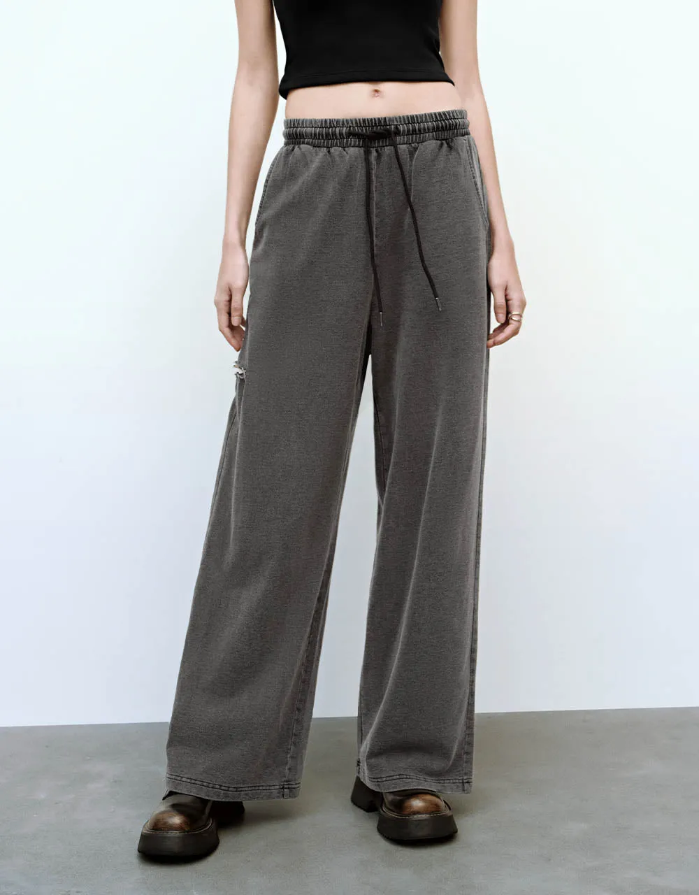 Elastic Waist Wide-Leg Jeans sold by Urban Revivo product image thumbnail 2