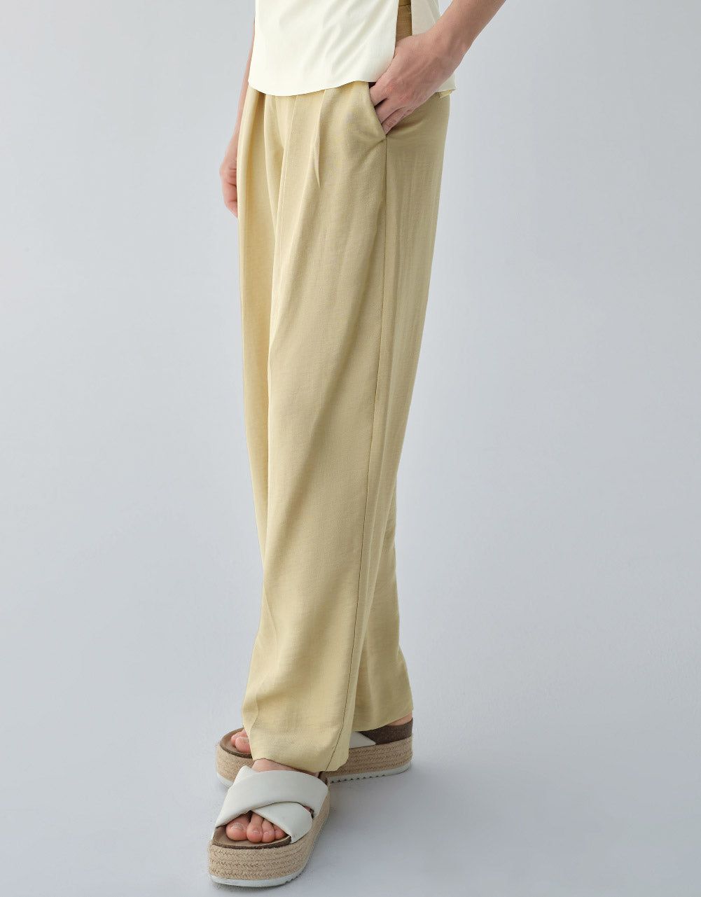 Woven Wide-Leg Pants sold by Urban Revivo product image thumbnail 4