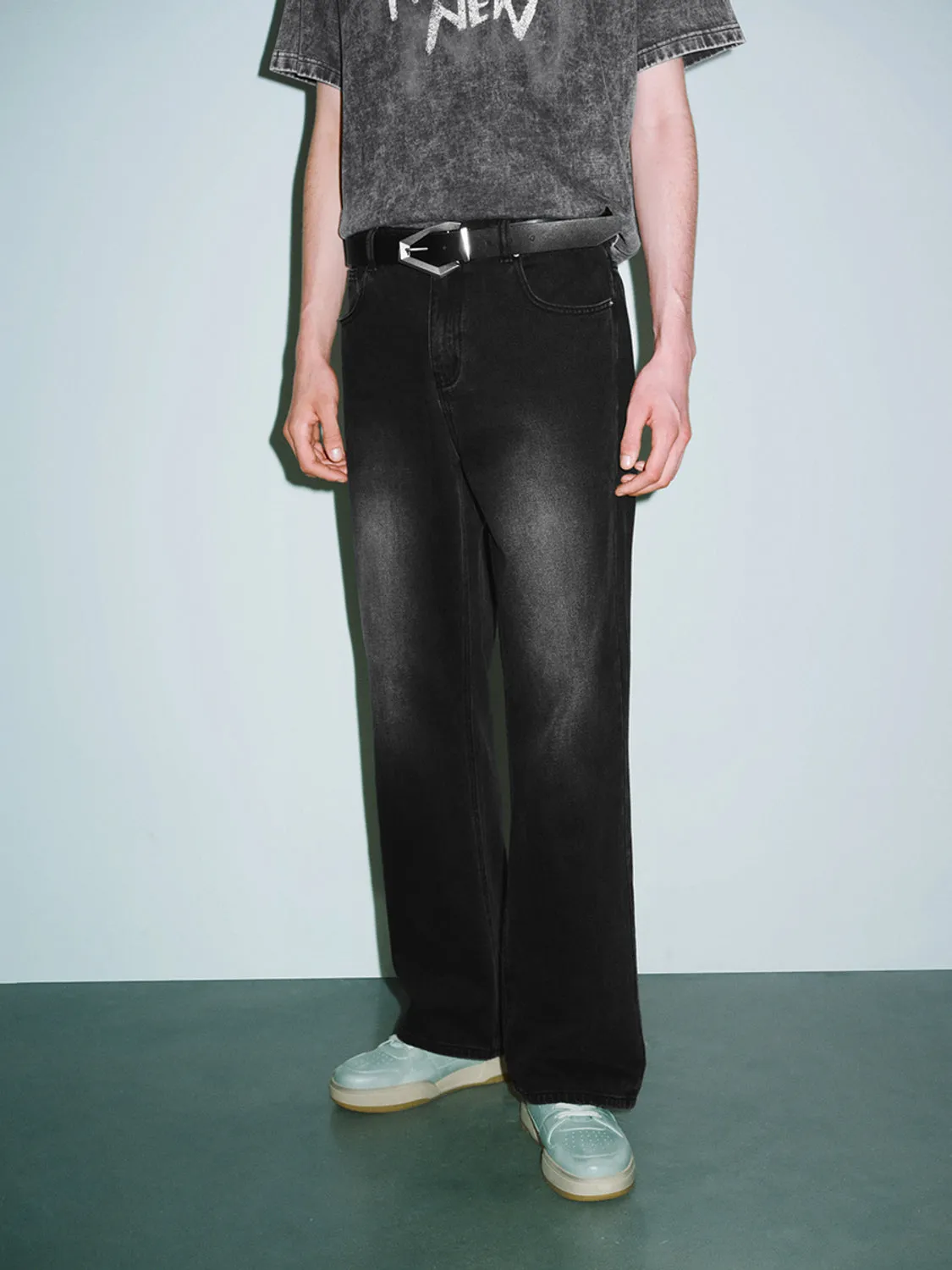 Straight Jeans sold by Urban Revivo product image thumbnail 2