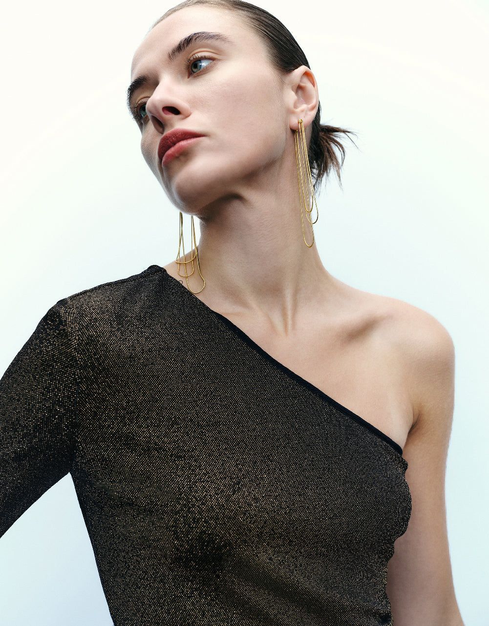 One Shoulder Skinny T-Shirt sold by Urban Revivo product image thumbnail 5