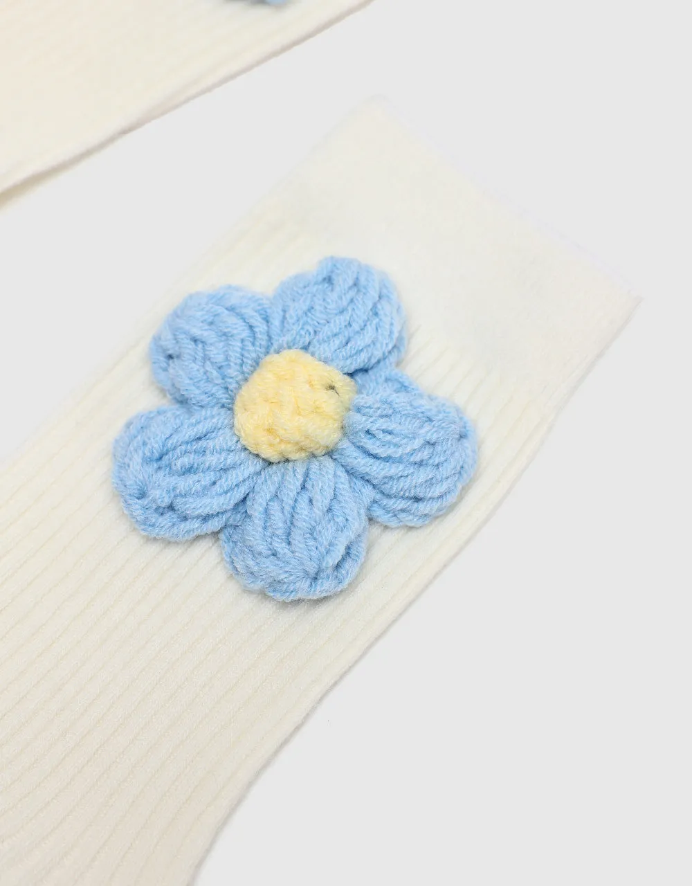 Flower Décor Mid-Length Socks sold by Urban Revivo product image thumbnail 2