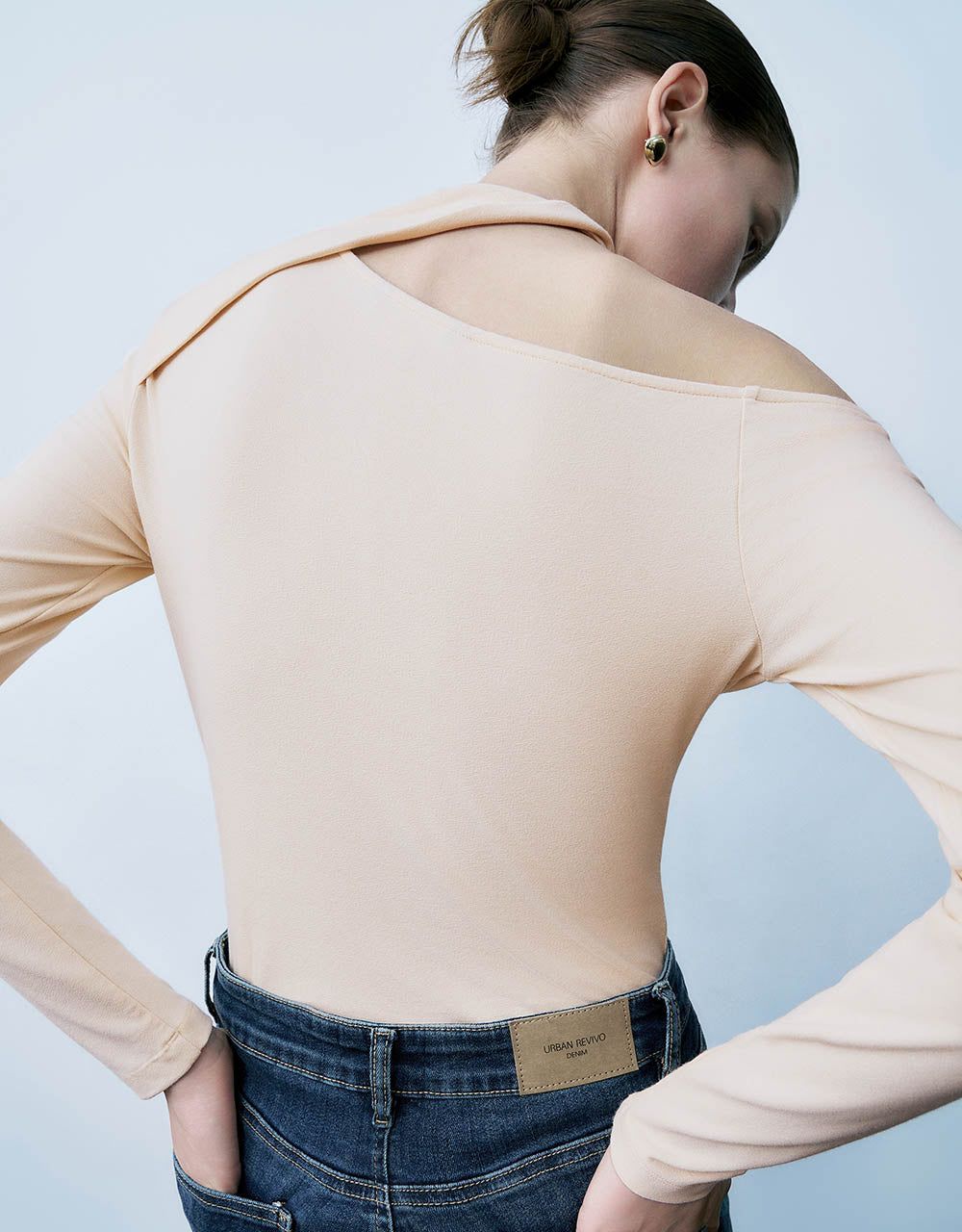 Cut-Out Skinny Knitted T-Shirt sold by Urban Revivo product image thumbnail 5