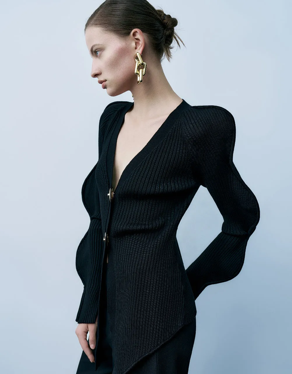 Wave Sleeve V-Neck Knitted Cardigan sold by Urban Revivo product image thumbnail 3