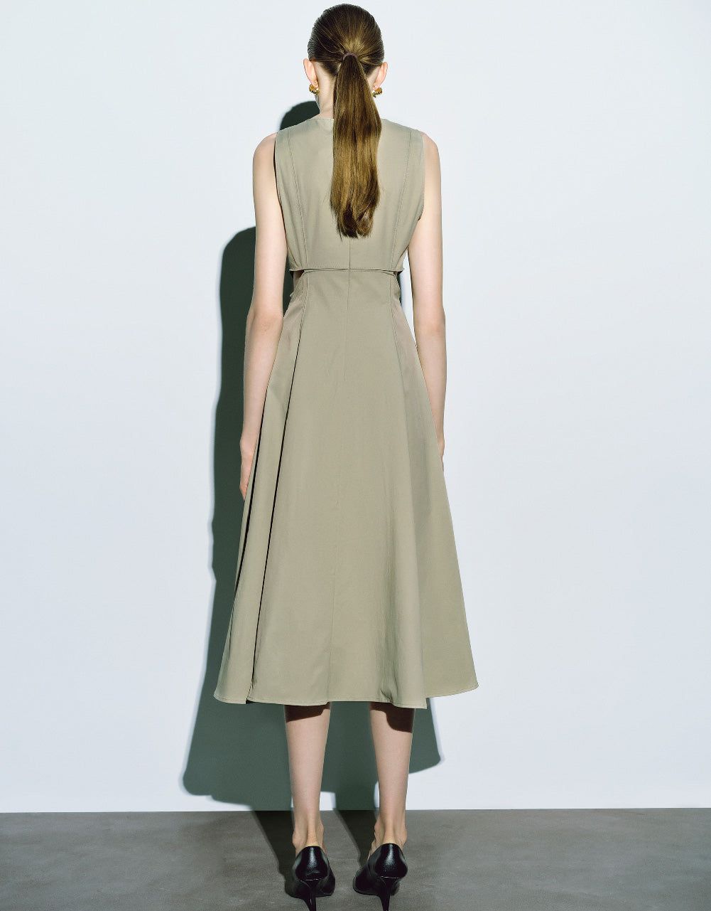 Cut-Out Sleeveless Skater Dress sold by Urban Revivo product image thumbnail 4