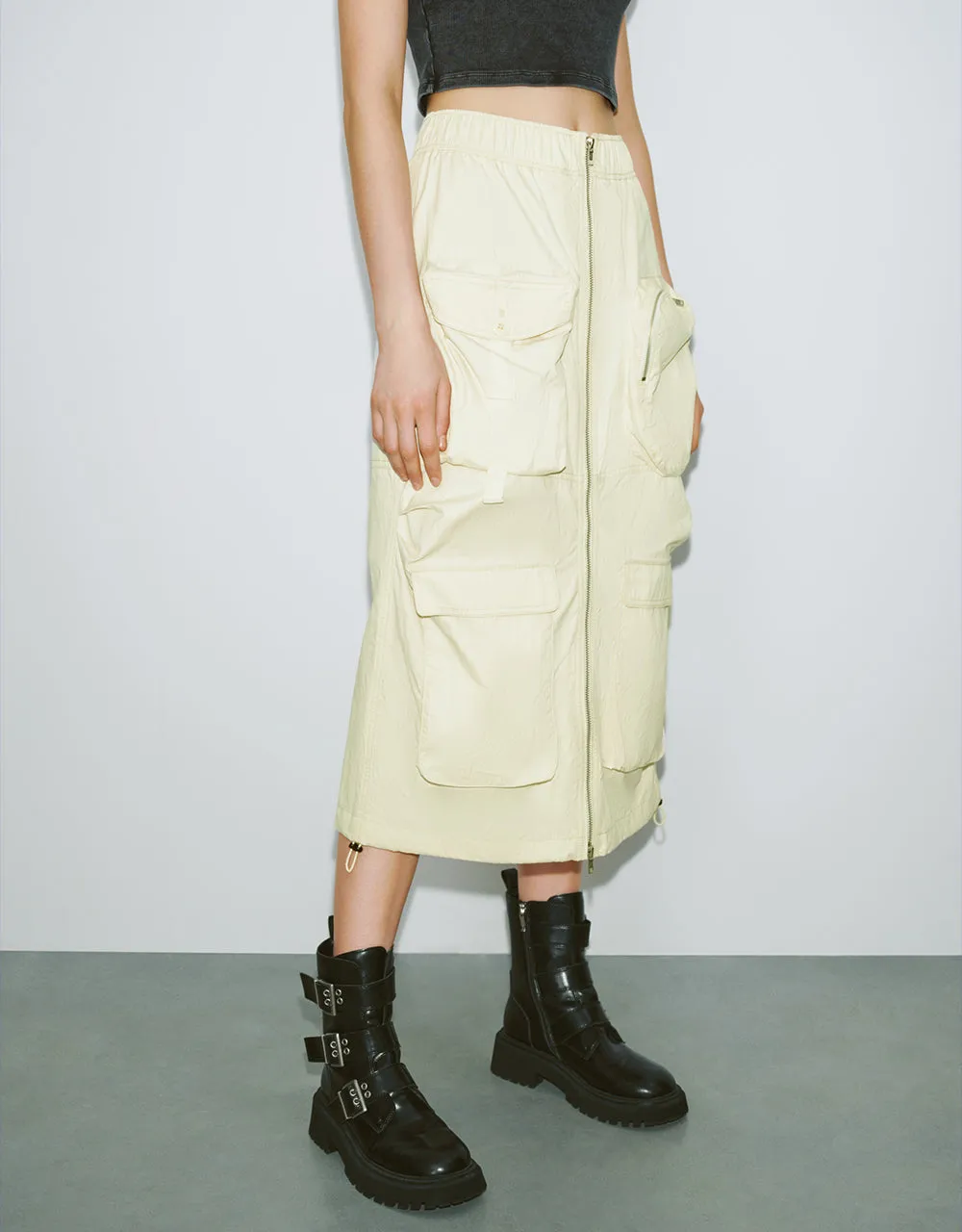 Elastic Waist Utility Straight Skirt sold by Urban Revivo product image thumbnail 4