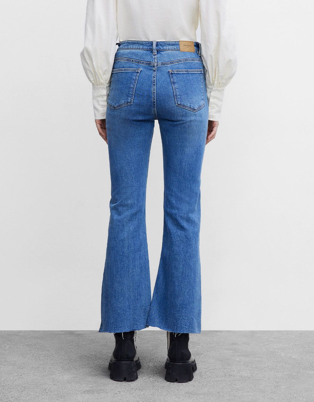 Raw Hem Flare Jeans sold by Urban Revivo product image thumbnail 4