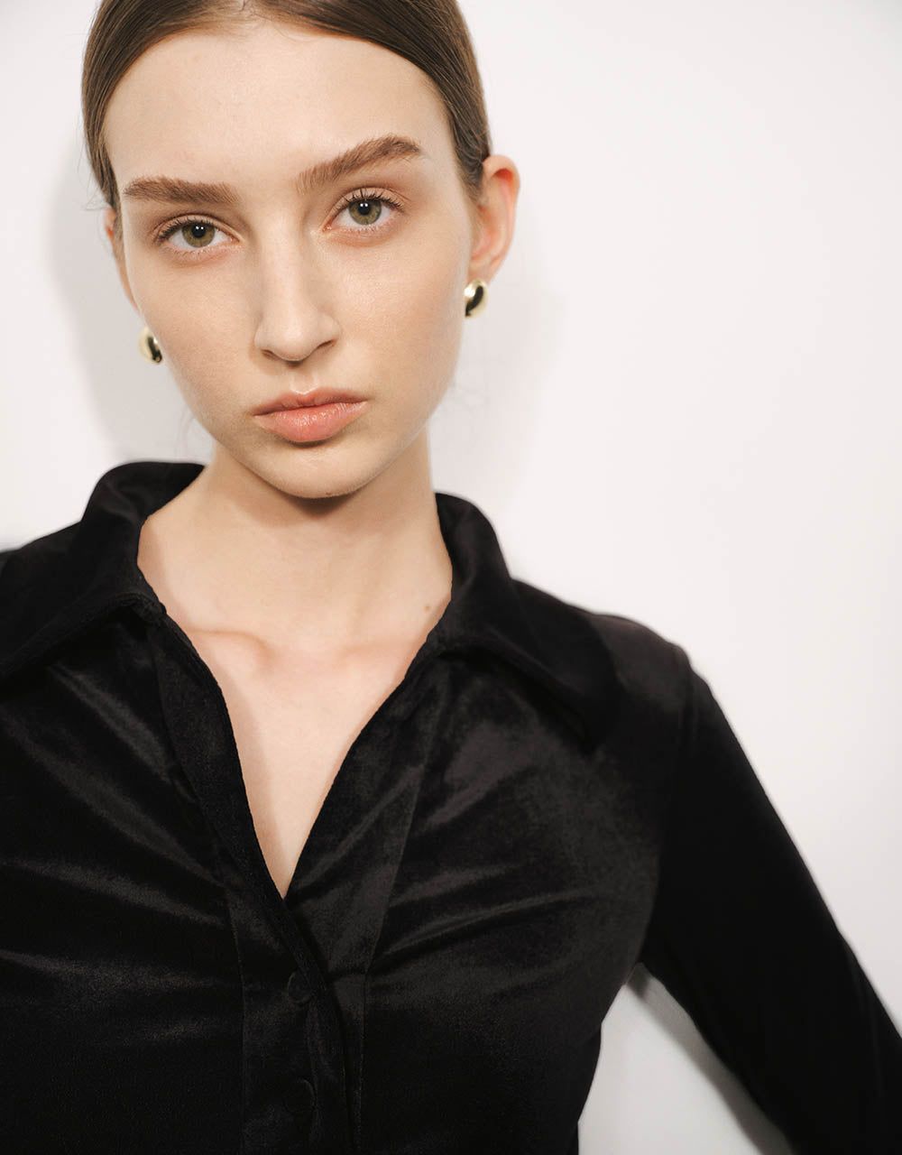 V-Neck Skinny Knitted T-Shirt sold by Urban Revivo product image thumbnail 4