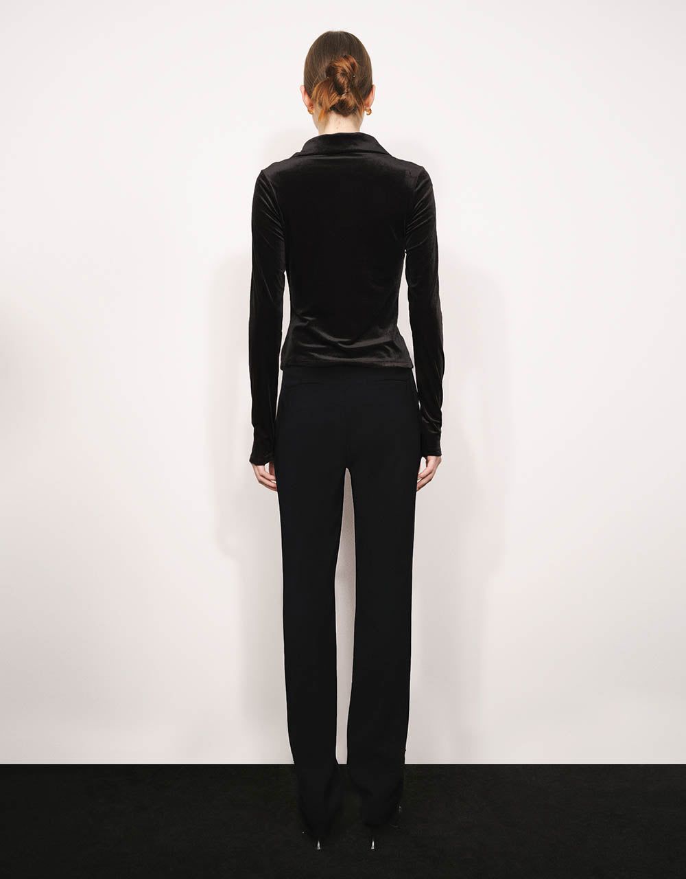 V-Neck Skinny Knitted T-Shirt sold by Urban Revivo product image thumbnail 3