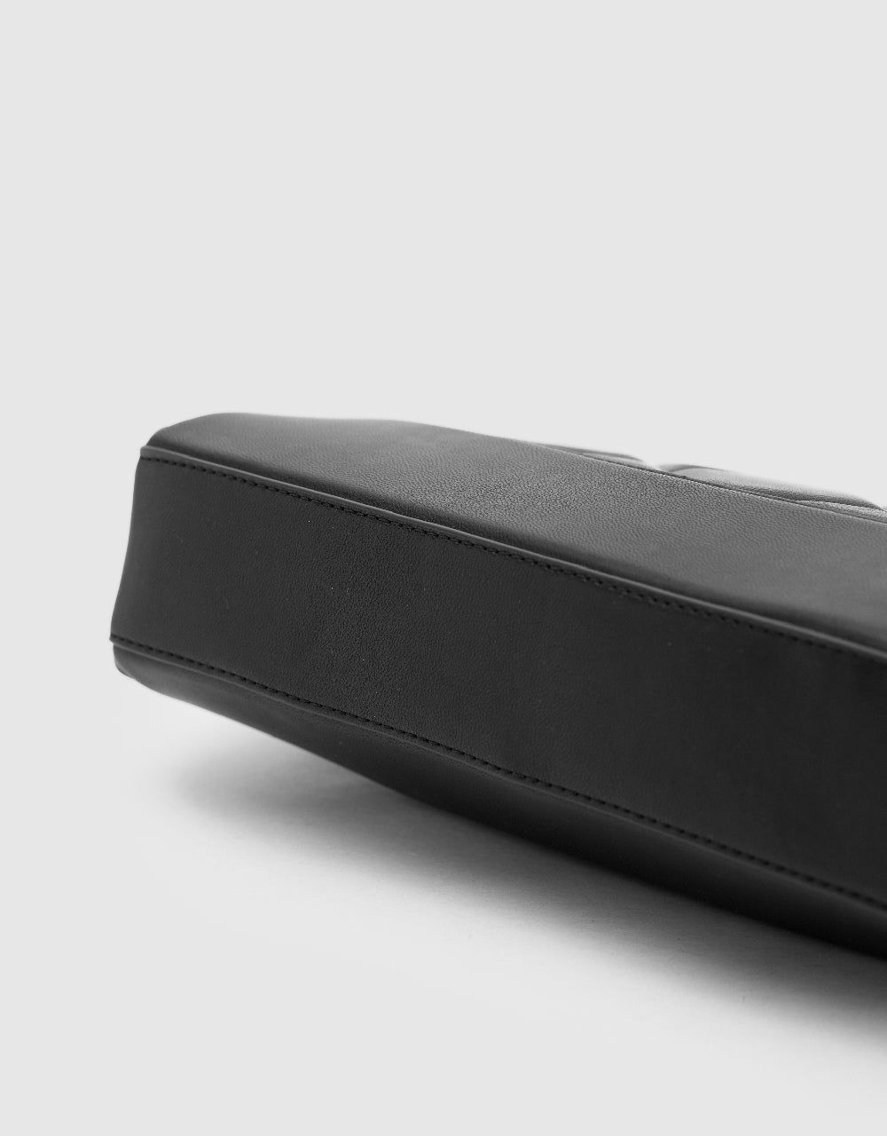 Quilted Vegan Leather Shoulder Bag sold by Urban Revivo product image thumbnail 5