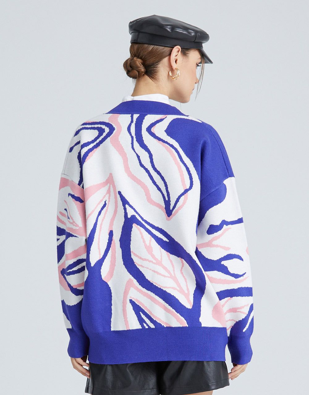 Abstract Jacquard Contrast Trim Oversized Cardigan sold by Urban Revivo product image thumbnail 4