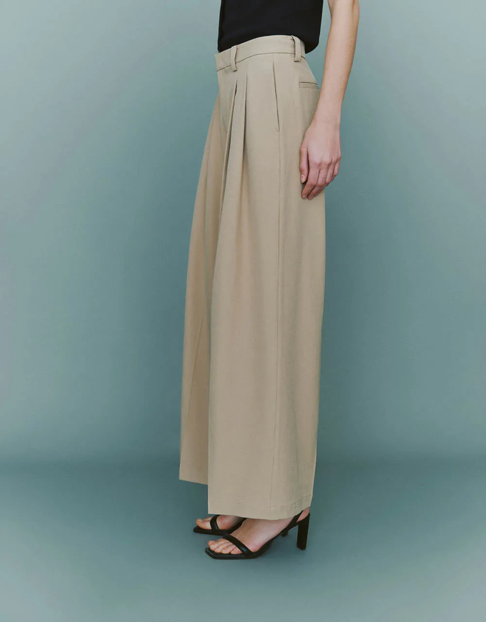 Tailored Long Wide-Leg Pants sold by Urban Revivo product image thumbnail 4