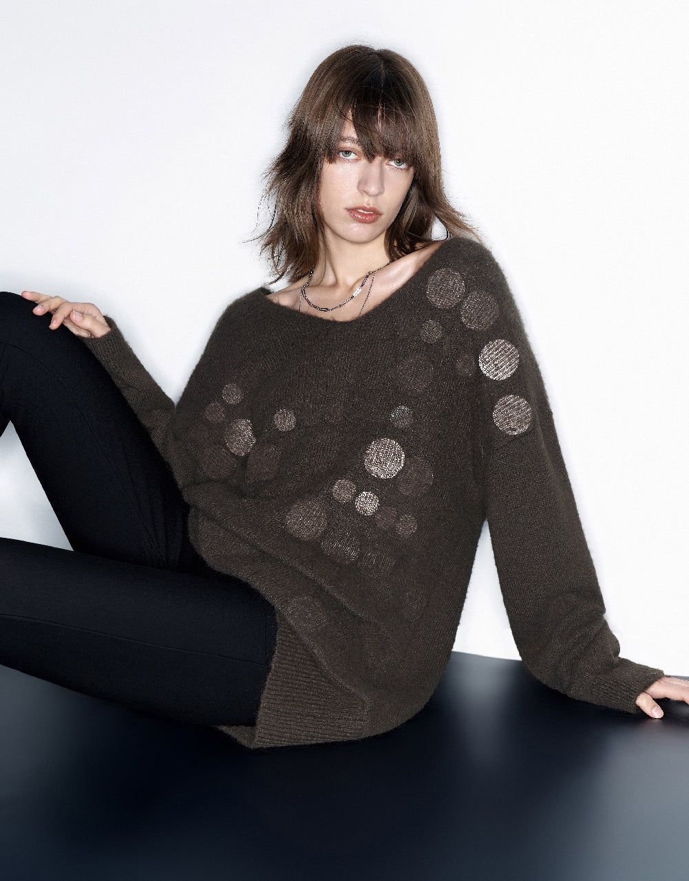 Drop Shoulder Sleeve V-Neck Knitted T-Shirt sold by Urban Revivo product image thumbnail 3