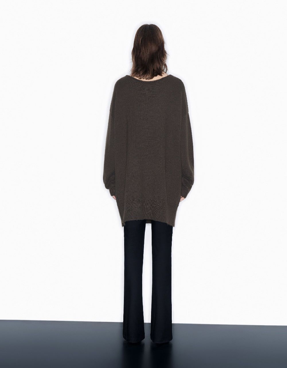 Drop Shoulder Sleeve V-Neck Knitted T-Shirt sold by Urban Revivo product image thumbnail 4