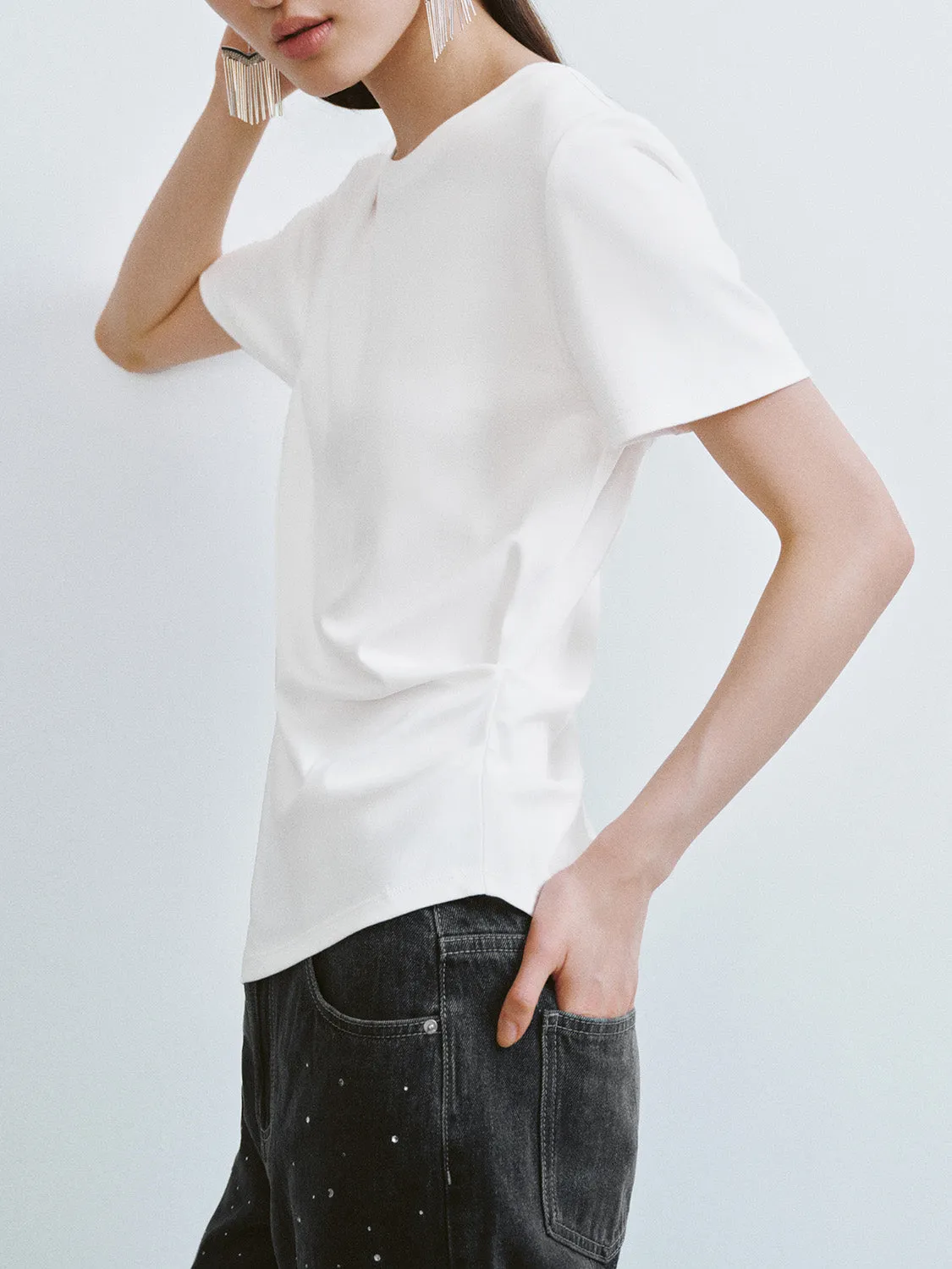 Crew Neck Straight T-Shirt sold by Urban Revivo product image thumbnail 3