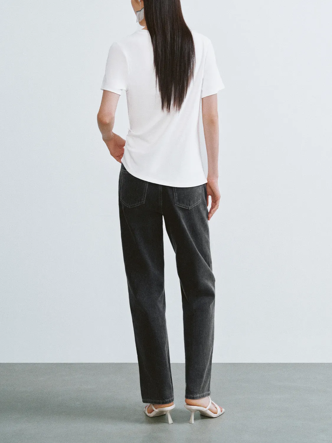 Crew Neck Straight T-Shirt sold by Urban Revivo product image thumbnail 4