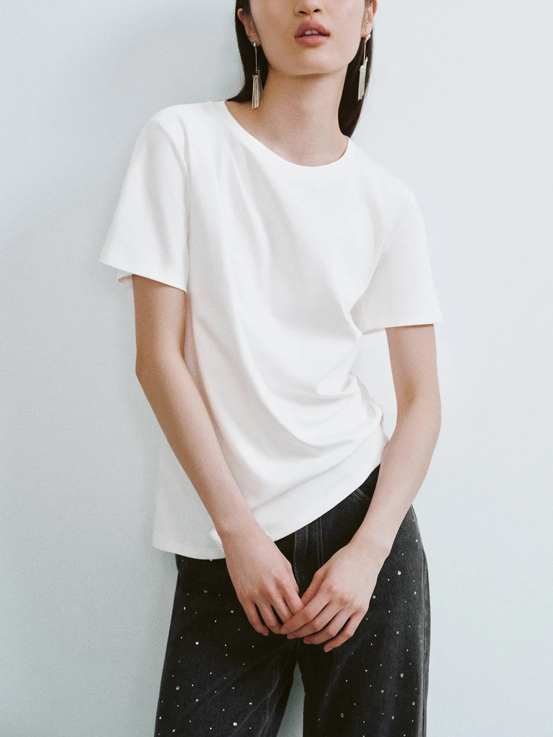 Crew Neck Straight T-Shirt sold by Urban Revivo product image thumbnail 2