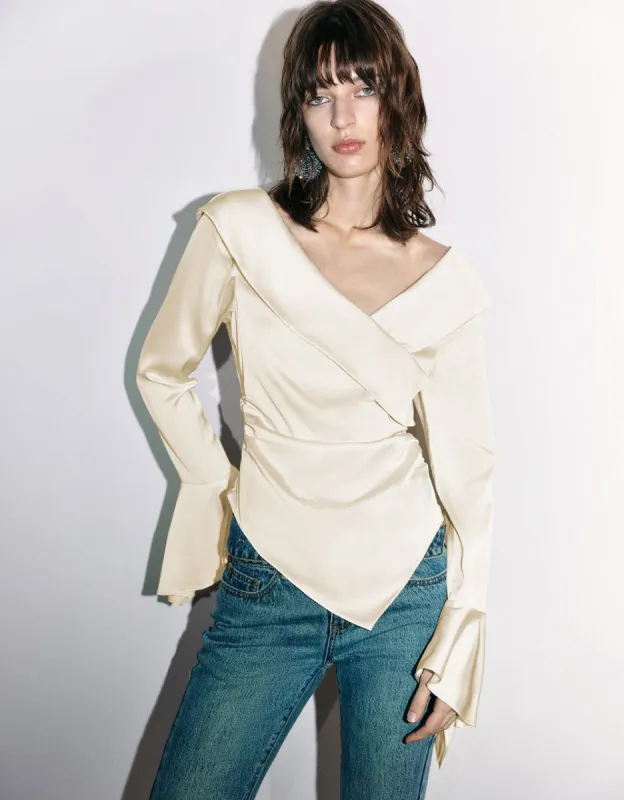 V-Neck Overhead Shirt sold by Urban Revivo
