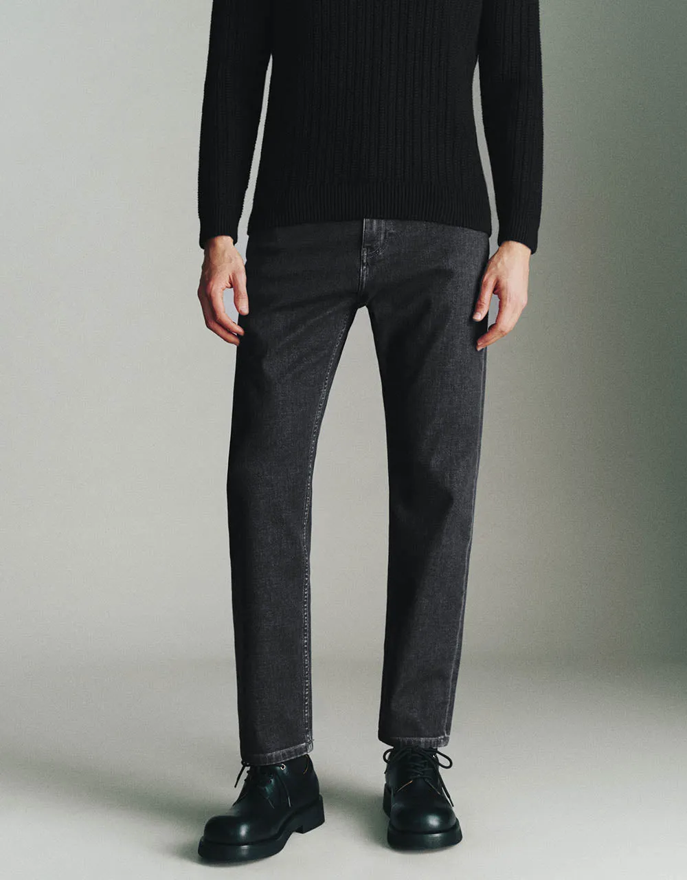 Straight Jeans sold by Urban Revivo product image thumbnail 2