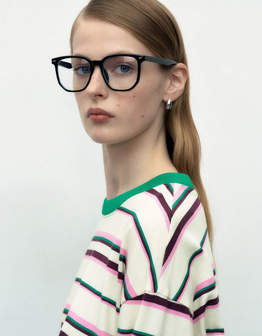 Striped Crew Neck Straight T-Shirt sold by Urban Revivo product image thumbnail 5