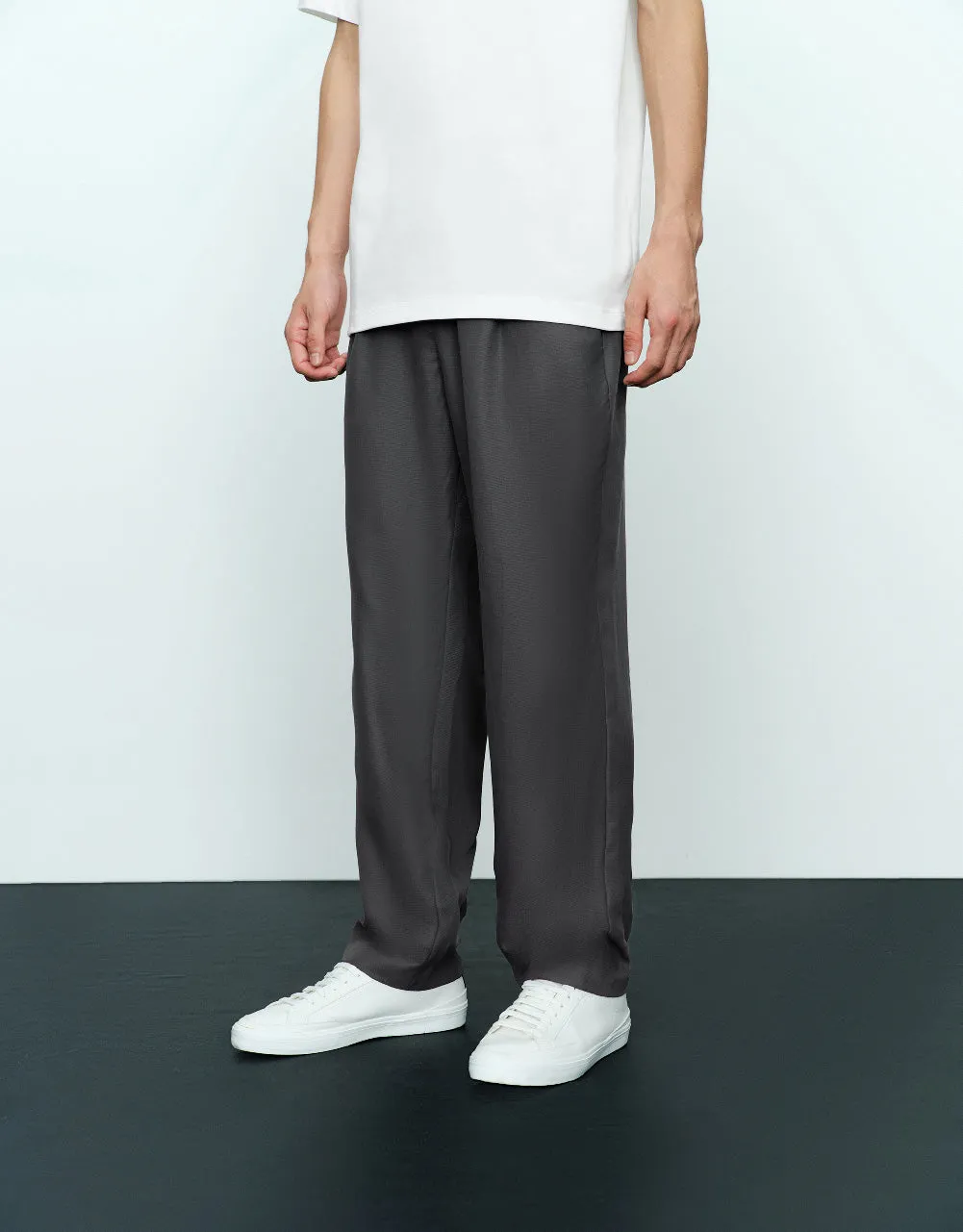 Tailored Straight Pants sold by Urban Revivo product image thumbnail 4