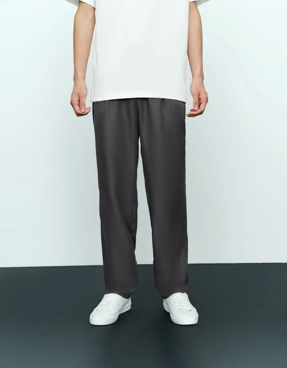 Tailored Straight Pants sold by Urban Revivo product image thumbnail 2