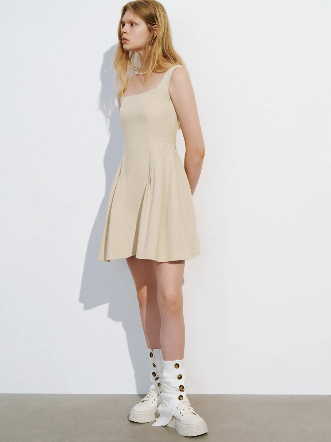Sleeveless Square-cut Collar Skater Dress sold by Urban Revivo product image thumbnail 5