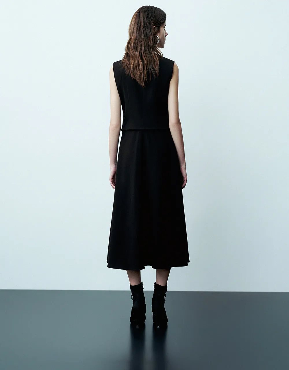 Sleeveless V-Neck A-Line Dress sold by Urban Revivo product image thumbnail 4