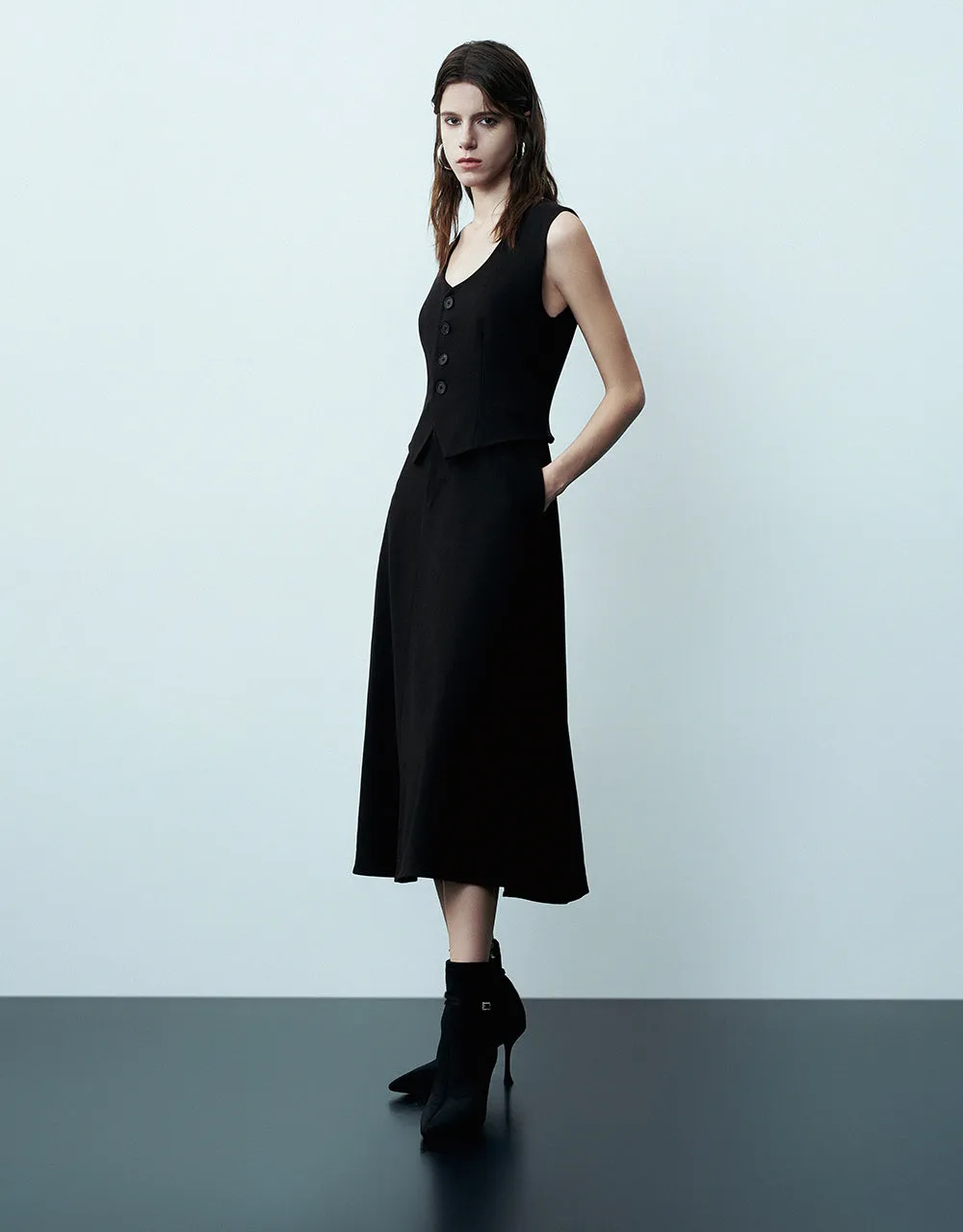 Sleeveless V-Neck A-Line Dress sold by Urban Revivo product image thumbnail 3